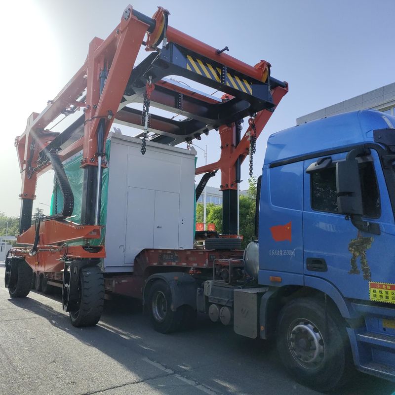 60 caminhões 7km/h de Ton Straddle Lift Crane Carrier para levantar cargas desproporcionados